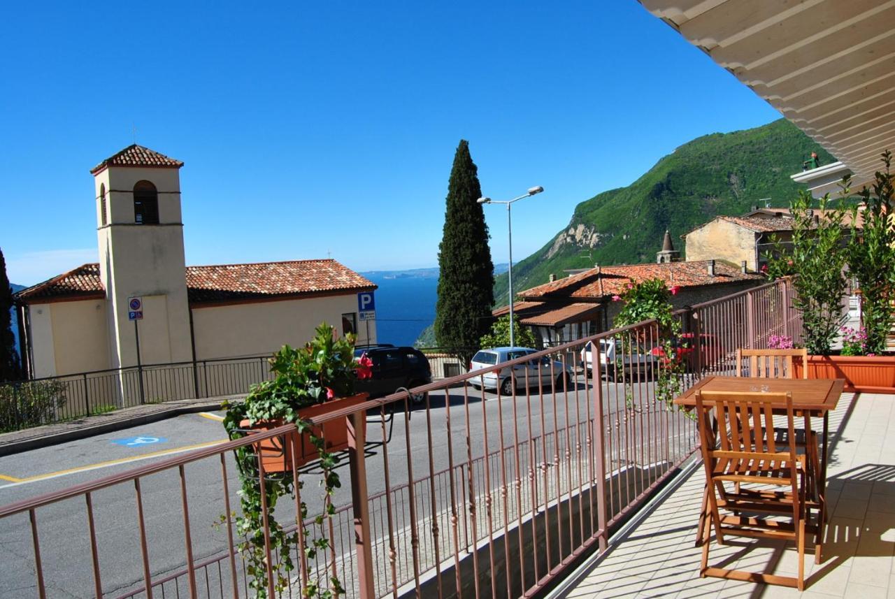 Appartamenti San Pietro - Hotel Gallo Tignale Eksteriør billede