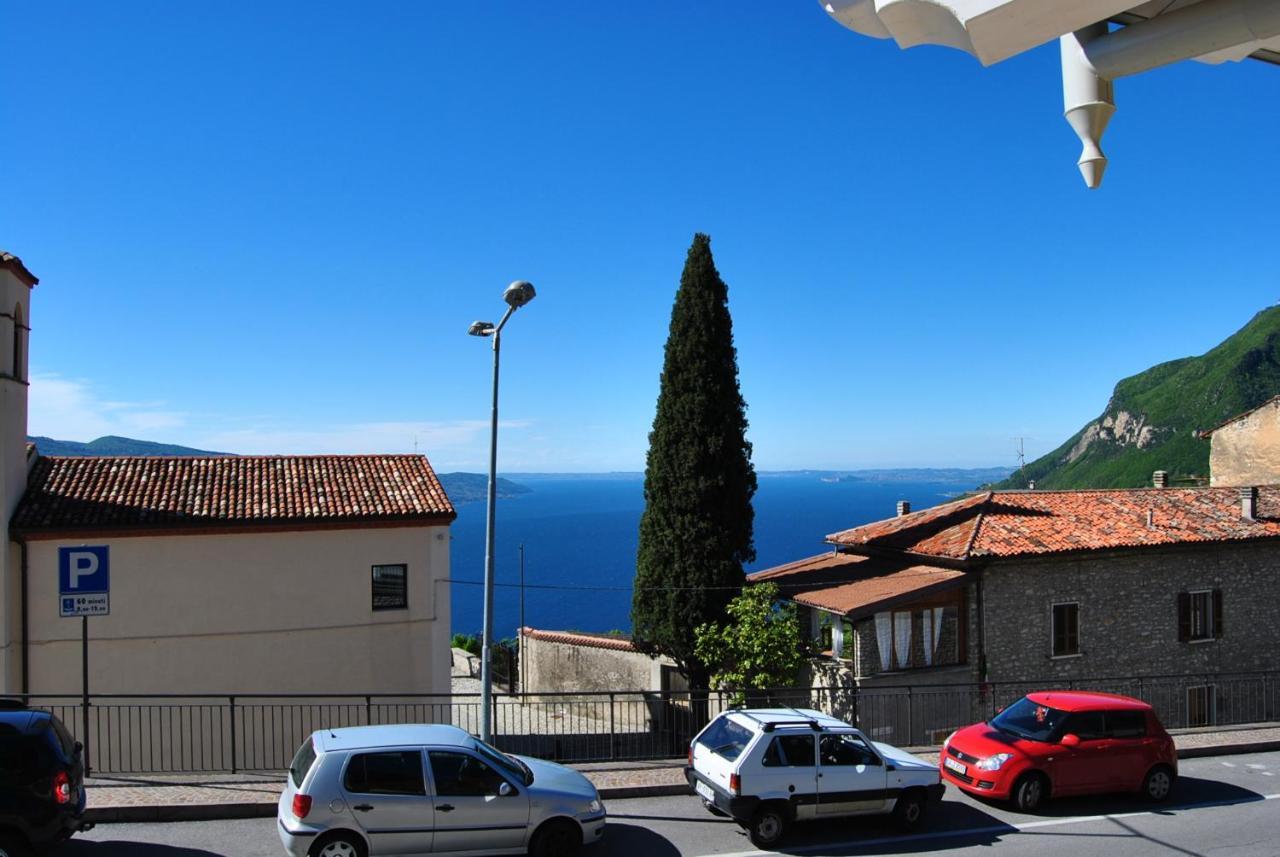 Appartamenti San Pietro - Hotel Gallo Tignale Eksteriør billede