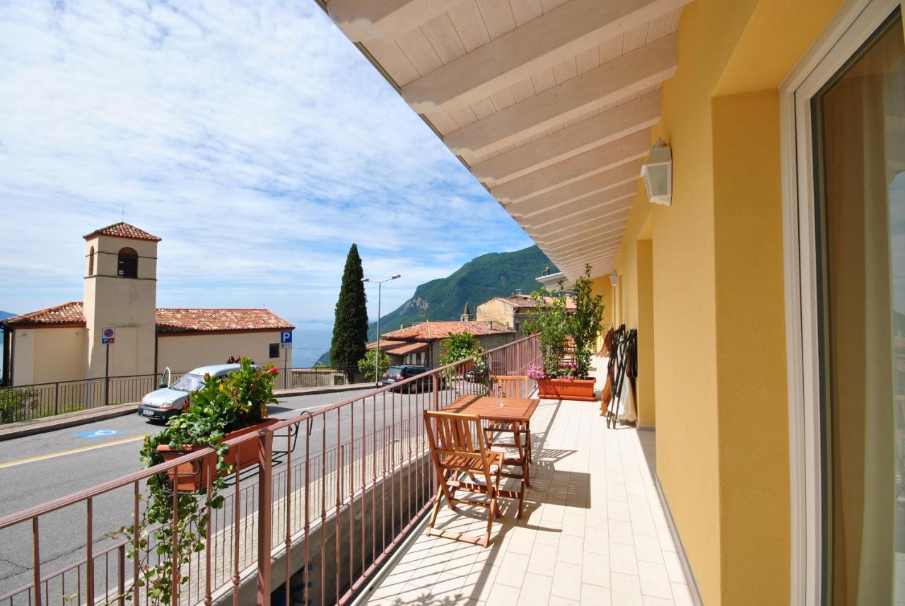 Appartamenti San Pietro - Hotel Gallo Tignale Eksteriør billede